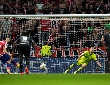 Una jugada difícil de explicar, una triple falla de auténtica locura que deja eliminado al Atlético de Madrid de la Champions. AP/M. FERNÁNDEZ