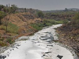 Denuncian que el tratamiento del agua que corre por el Río Santiago es cada más limitado debido al bajo cauce que llega desde el lago de Chapala. EL INFORMADOR/ARCHIVO