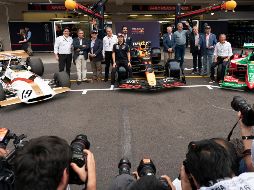 Sergio Pérez apareció apareció de sorpresa en el anuncio de la extensión del contrato. EFE/L. Licona