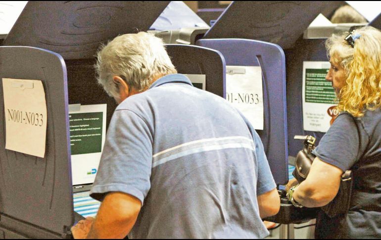 La tecnología puede fallar, por ello los expertos electorales han presionado para que las máquinas de votación sin respaldo en papel sean reemplazadas. EL INFORMADOR/ Archivo