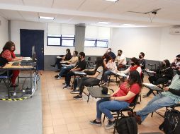 Los profesores y administrativos de los Centros Universitarios temáticos ofrecerán las clases para economizar en sueldos. EL INFORMADOR/Archivo