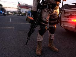 López Obrador defiende que esto no representa una militarización del país y acusó de hipócritas a los opositores. AFP / ARCHIVO