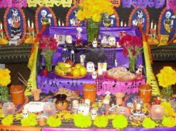 Las características de los altares de muertos varían según las creencias de la persona que lo elabora y la región en que vive. ESPECIAL/GOBIERNO DE MÉXICO