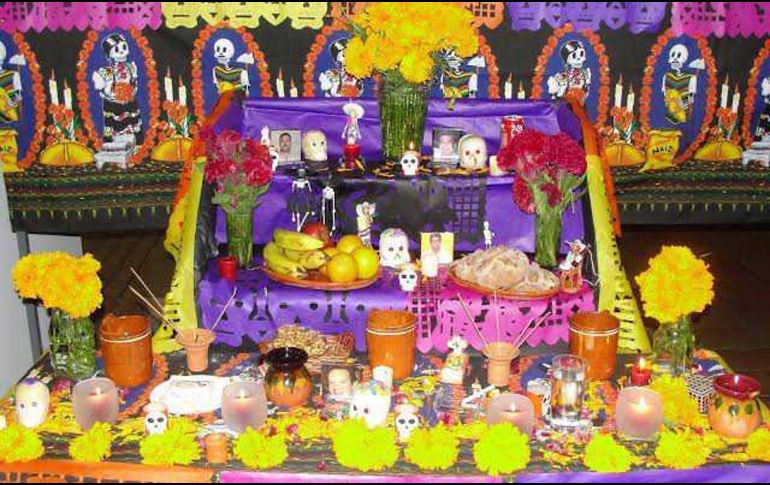 Las características de los altares de muertos varían según las creencias de la persona que lo elabora y la región en que vive. ESPECIAL/GOBIERNO DE MÉXICO