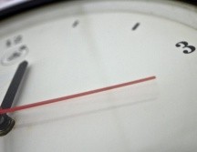 El dictamen aprobado establece la facultad para que los congresos locales puedan presentar una iniciativa ante el Congreso de la Unión para elegir su propio horario. NTX / ARCHIVO