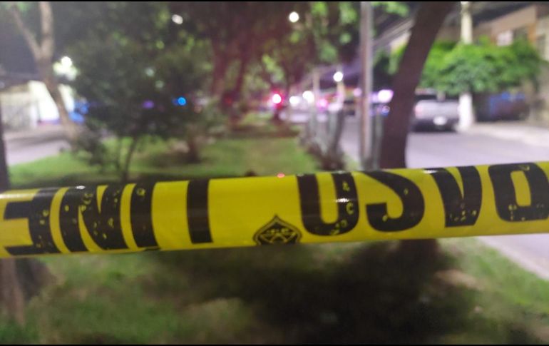 Tras el impacto, trabajadores del campo que viajaban en el camión fueron los primeros en prestar ayuda a la familia accidentada. EL INFORMADOR/ARCHIVO