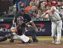 Jacob Realmuto. se vistió de héroe el pegar jonrón en extrainnings. EFE/E. Lesser