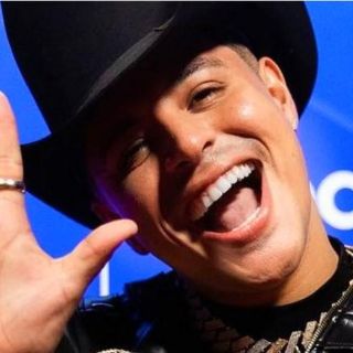 Tras aparecer con oxígeno, Eduin Caz revela su estado de salud para el show de medio tiempo