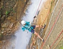 Rapel. Nada como la experiencia de practicarlo con una cascada a tu lado. ESPECIAL