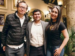 Gerardo Lammers, director del MUPAG; el “Padre Lolo” y Andrea Lavica, directora del colectivo Arte El Barrio, durante la presentación de “Encuentro de artistas de barrio”. EL INFORMADOR/C. Zepeda