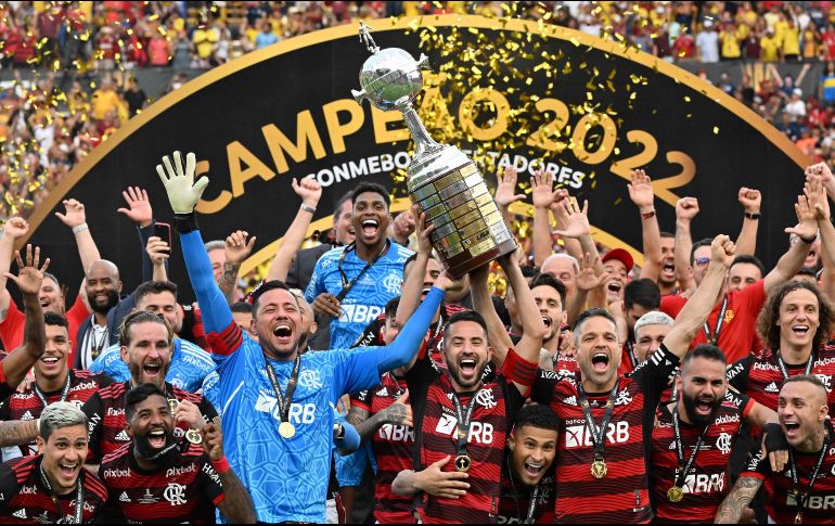 El Flamengo se unió al club de los tricampeones brasileños, donde también están Sao Paulo, Palmeiras, Gremio y Santos. AFP/L. Acosta