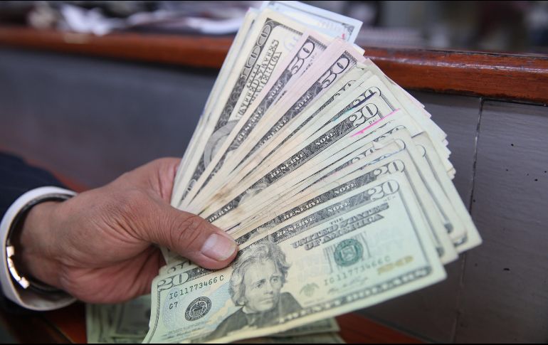 El peso mexicano comenzó el mes de noviembre ganándole 7 centavos al dólar, lo cual equivale al 0.36 por ciento. SUN/ ARCHIVO