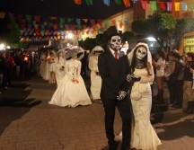 Las calles de Tlaquepaque se llenaron de catrinas, espectros y aparecidos. ESPECIAL/Ayuntamiento de Tlaquepaque