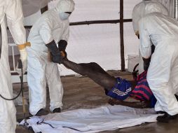 Aunque el virus del ébola es tratable, la mayoría de los casos terminan siendo mortales debido, especialmente, a la pérdida de fluidos. AP PHOTO/ ARCHIVO