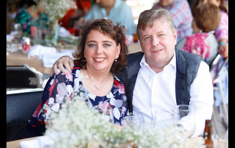Adriana Magallanes y Pablo Fernández Presas. GENTE BIEN JALISCO/Claudio Jimeno