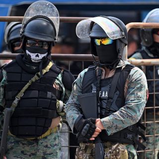 Ecuador declara toque de queda tras muerte de policías a manos de narcos