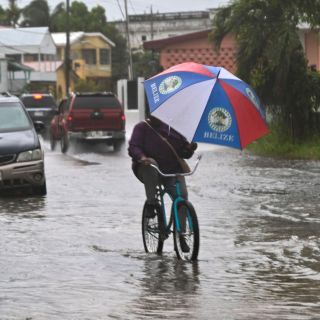 Guatemala suspende clases ante impacto del huracán "Lisa"