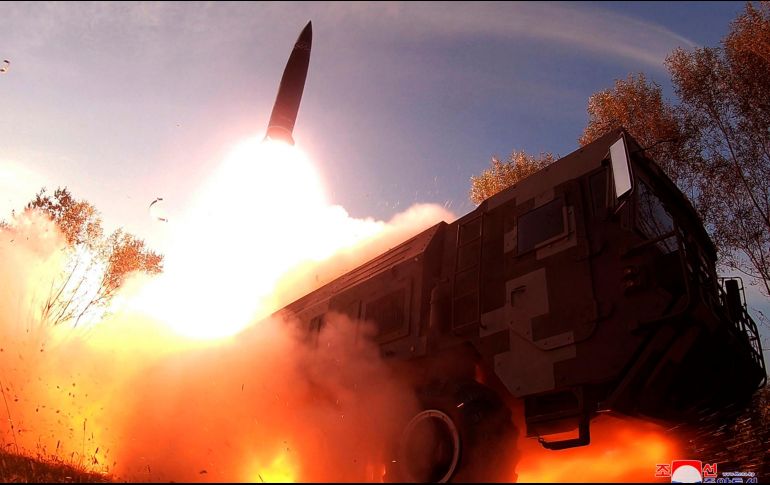 Los lanzamientos fueron efectuados un día después de que Corea del Norte disparó más de 20 misiles, la mayor cantidad para un solo día en su historia. AP/ARCHIVO