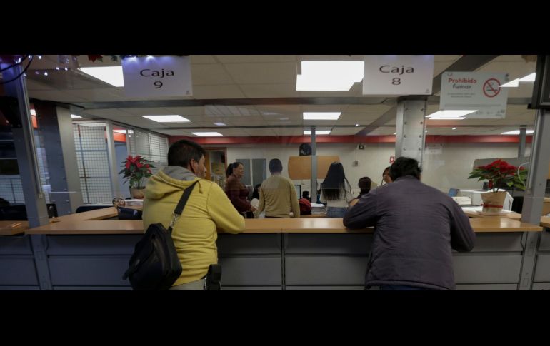 Los contribuyentes deberán cubrir 63 pesos adicionales al refrendo, de los cuales, 34 pesos serán de aportación a la Cruz Roja y 29 pesos  para el Hogar Cabañas. EL INFORMADOR / ARCHIVO