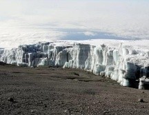 Los glaciares que cubren el Kilimanjaro en Tanzania desaparecerán para 2050. GETTY IMAGES