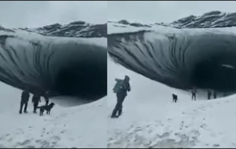 En un video que ya circula en redes sociales se puede ver el momento exacto en el que el gran trozo glaciar se desprende en el interior de la cueva, provocándole la muerte a un masculino originario de Brasil. TWITTER/ @Nexofin