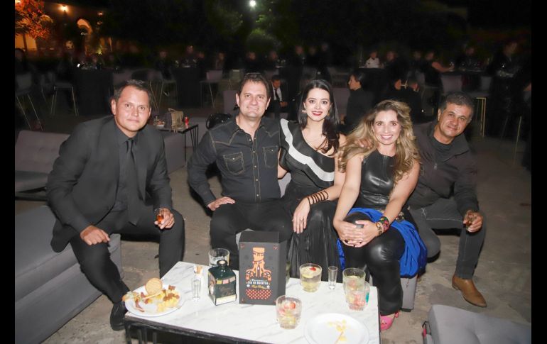 Alberto Partida, Edgar Luque, Edith Luque, Lupita Luque y Héctor Luque. GENTE BIEN JALISCO/Tony Martínez