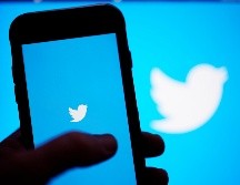 Elon Musk llamó a ingenieros de Tesla desde el viernes a supervisar el trabajo de los empleados de Twitter. AP/ARCHIVO