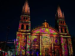 A las 19:45 horas se proyectó la historia de Guadalajara en la fachada de la Catedral Metropolitana. EL INFORMADOR/ A. NAVARRO