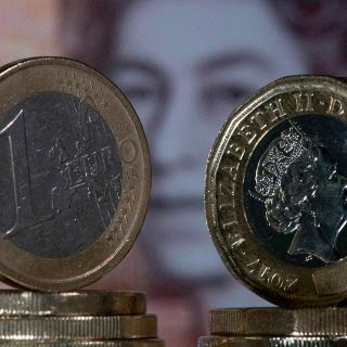 El euro se recupera y ronda los 0,99 dólares