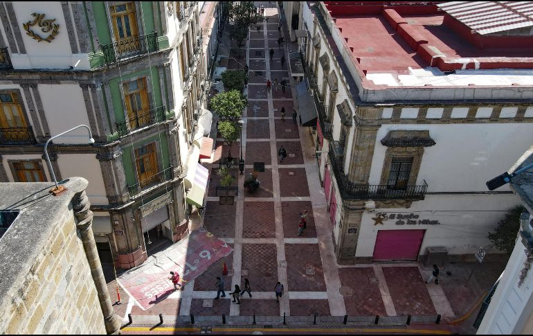 Así luce uno de los tramos del andador de Pedro Moreno, ubicado en el Centro tapatío, que fueron intervenidos gracias a la inversión que destinaron el Ayuntamiento de Guadalajara y la iniciativa privada.