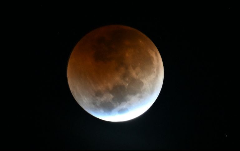 Eclipse de Luna de sangre también se vio en Villa Nueva, Guatemala. AFP / J. Ordóñez
