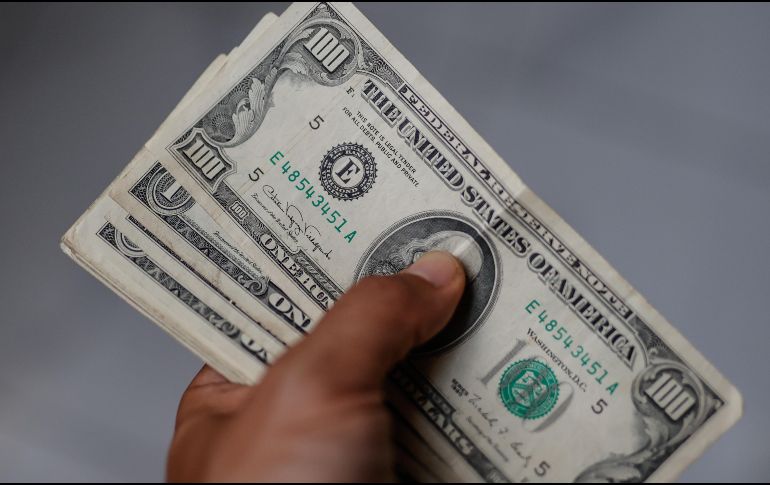 El tipo de cambio para solventar obligaciones denominadas en moneda extranjera pagaderas es de 19.46 pesos por cada dólar de EU. EFE / ARCHIVO