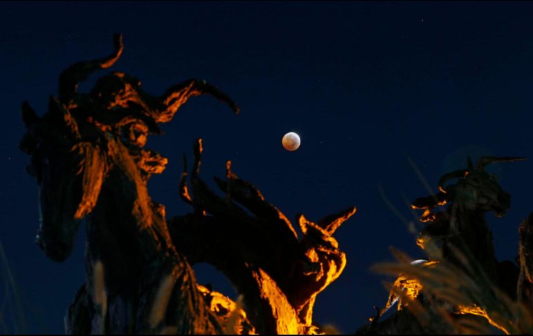 El eclipse visto desde Guadalajara, México. EFE / F. Guasco