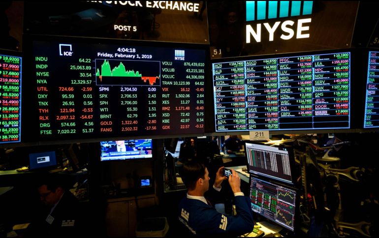 Por sectores, predominaron las ganancias, y estuvieron encabezadas por las empresas de materias primas y las tecnológicas. AFP/ARCHIVO