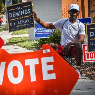 Cierran los primeros centros electorales de Estados Unidos