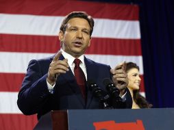 El gobernador de Florida, Ron DeSantis, ganó este martes la reelección para un segundo periodo al vencer al demócrata Charlie Crist. AFP