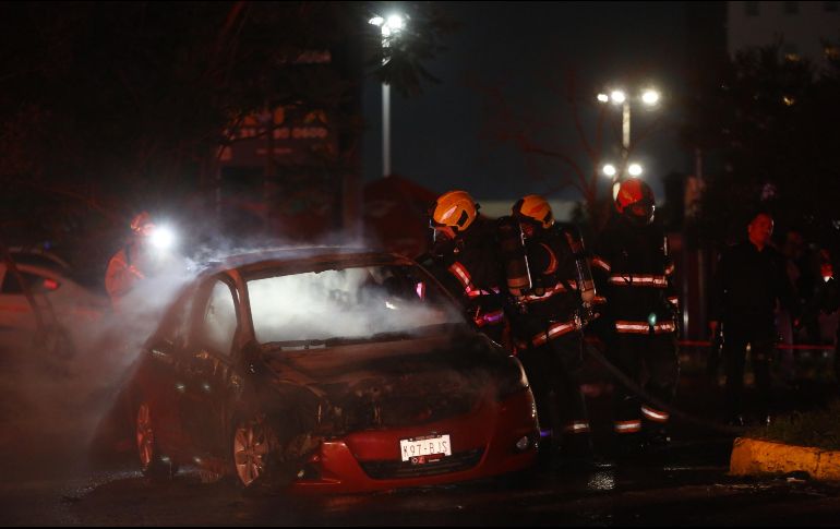 Las quemas de camiones, camionetas y vehículos compactos se reportaron al Sistema de Emergencias a partir de las 02:00 de la mañana. EFE / ARCHIVO