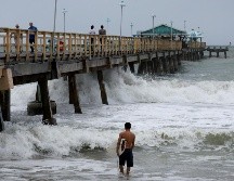 Según los pronósticos, la tormenta tocaría tierra la noche del miércoles en Florida, antes de dirigirse hacia Georgia y las Carolinas entre jueves y viernes. AFP/J. Raedle