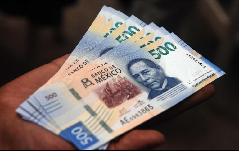 El Gobierno de México publicó hoy el decreto que establece las disposiciones para el otorgamiento del aguinaldo a los trabajadores burócratas correspondiente a este año. AFP / ARCHIVO