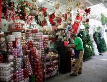Además del comercio, los tianguis navideños contribuyen a mantener vivas las tradiciones decembrinas. EL INFORMADOR/ARCHIVO