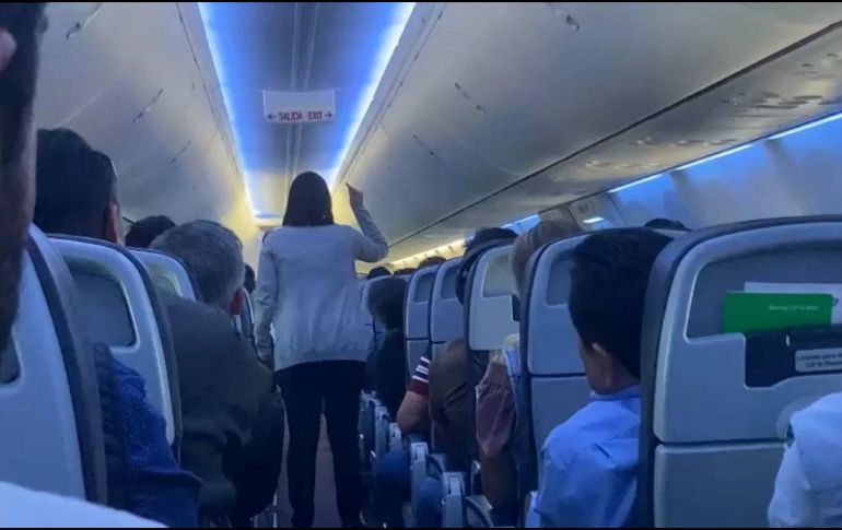 Tras este incidente, algunos pasajeros mostraron su apoyo a López Obrador. ESPECIAL