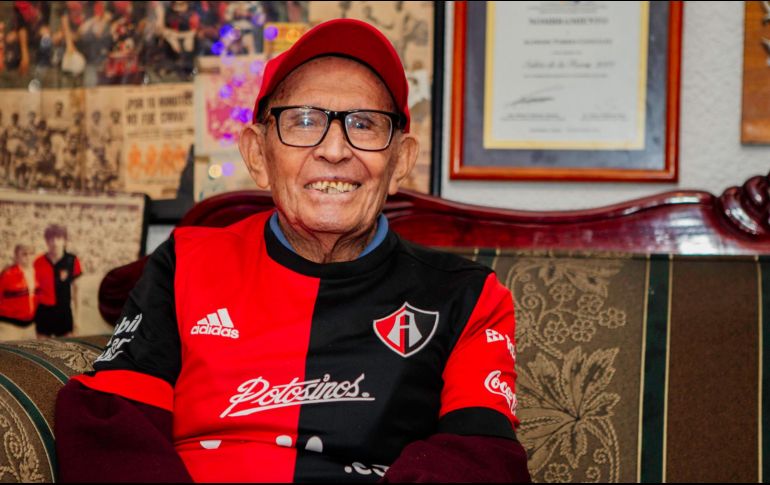 Alfredo “Pistache” Torres unió a toda la familia rojinegra y previo al arranque del partido se le dedicó un merecido homenaje. EL INFORMADOR / ARCHIVO