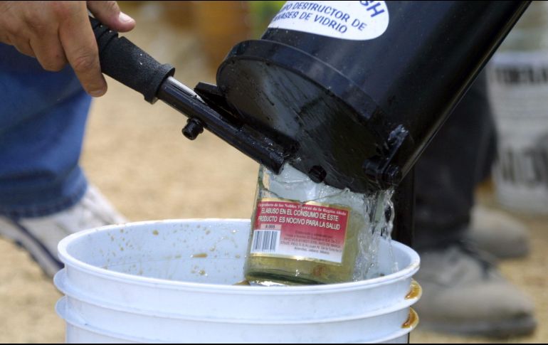 Tras el reporte de una intoxicación masiva por bebidas adulteradas en Ecuador, el Ministerio de Salud instó a la ciudadanía a acudir al centro de salud más cercano si presenta síntomas que puedan alertar sobre una posible intoxicación. SUN/ ARCHIVO