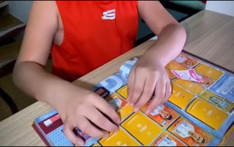 Aquí los detalles sobre el álbum de Qatar 2022 que se adaptó a braille. TikTok/@sebasfiloramo64