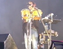 Antes de iniciar el show, León tomó el micrófono y dedicó unas palabras a Vanessa y Brenda expresando su tristeza. ESPECIAL