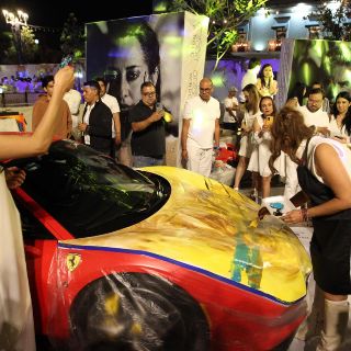 Pintan Ferraris en Paseo Alcalde y abren museo gratis para el público (FOTOS)