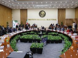 Suman voces en contra de la reforma electoral