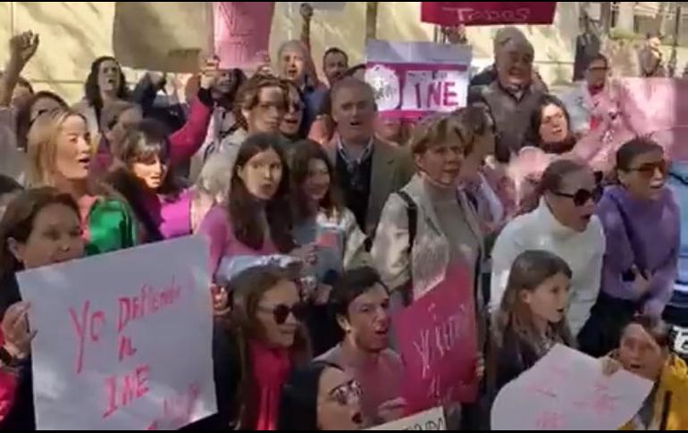Mexicanos manifiestan su rechazo a la reforma electoral, TWITTER/@bernardo_graue