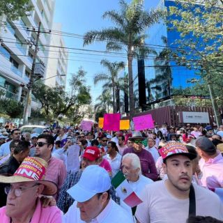 En marcha, empresarios piden no tocar al INE