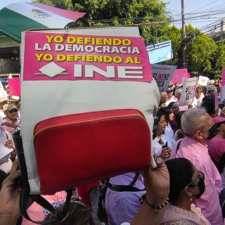 Estos son los políticos que asistieron a la marcha en contra de la reforma del INE